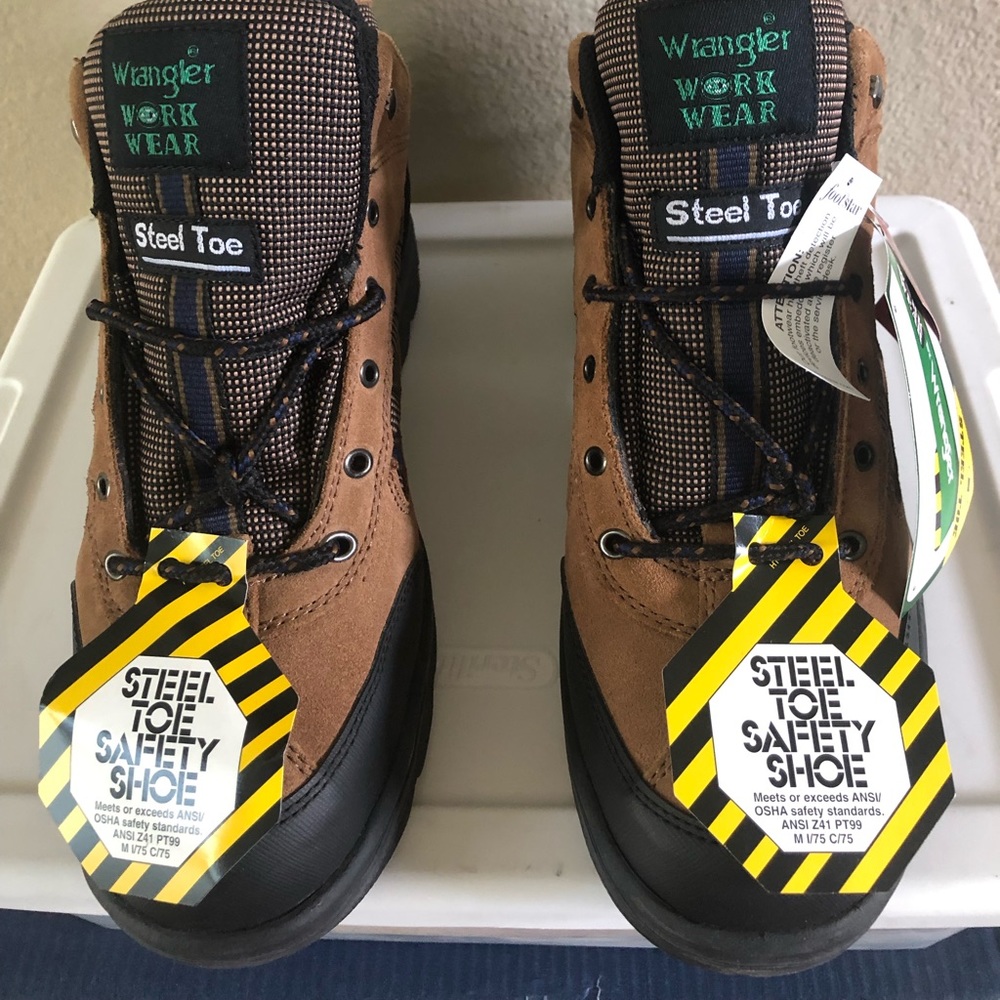 Steel toed shoe - Wrangler brand